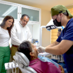 Inician Toño Astiazarán y Patricia Ruibal programa Construyendo Sonrisas; ayudará Ayuntamiento de Hermosillo a personas adultas mayores con prótesis dentales gratuitas.