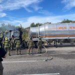 Se incendia camión cargado con residuos peligrosos; Protección Civil atiende esta contingencia en Hermosillo.