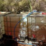 Hallan toma clandestina para robo de combustible, al norte de Guaymas; aseguran contenedores cargados de gasolina; personal de seguridad de Pemex inhabilitó la conexión ilegal en el poliducto.