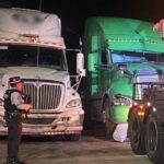 Recuperan dos tráiler cargados con varilla de acero, robados; fueron localizados en operativo carretero en Tabasco.