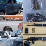Aseguran armas de fuego, cargadores y cartuchos en Trincheras; además de chalecos tácticos, droga y tres vehículos, uno de ellos con impactos de bala.