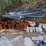 Localizan laboratorio clandestino para elaboración de droga sintética; aseguran más de 2 mil 700 litros de precursores químicos y materiales utilizados para procesar la droga.