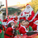 #EMPALME Inunda espíritu navideño calles de Empalme con desfile por Navidad, con el encendido de árbol y festival.