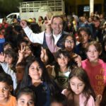 #HERMOSILLO Acompaña Toño Astiazarán a habitantes de La Caridad en su Posada Navideña CRECES; el Parque de la colonia La Caridad fue escenario de alegría y festejo de chicos y grandes.