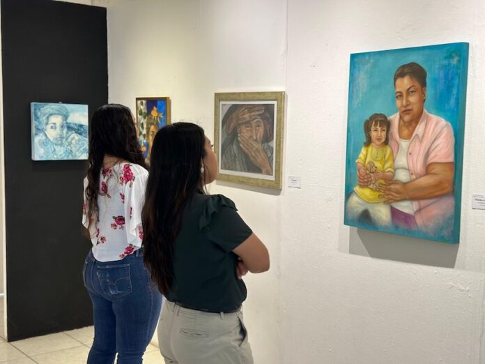 Invitan a apreciar la exposición pictórica ‘Cada mujer un mundo’, en Casa de la Cultura; se lleva a cabo en la galería ‘Antonio Padilla Campillo’.