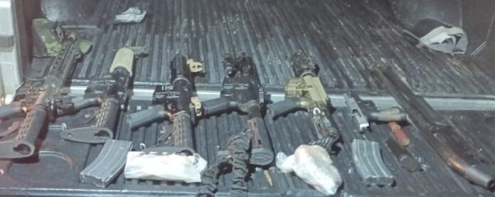 Detienen a 6 sujetos con arsenal, así como con droga; resultado de los patrullajes de personal de la Guardia Nacional.
