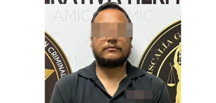 Captura AMIC a sujeto con vehículo reportado como robado; la unidad es tipo pick up, GMC Sierra, color negro, que fue hurtada en EEUU.