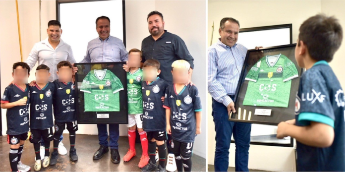 Conoce Toño Astiazarán a subcampeones hermosillenses del Mundialito Futbol Base; ce la Selección Mexicana U8 participantes del Mundialito en Bajadoz, España.