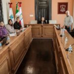 Planean distribución de Leche Diconsa en Guaymas; asiste la alcaldesa Karla Córdova a reunión para tomar acuerdos sobre este programa social.