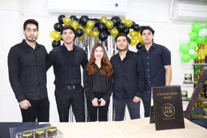 Proponen estudiantes de Itesca productos con potencial de exportación; salsa de higo con chile pasilla, palomitas de maíz sazonas con chile y mermelada de higo baja en azúcares.