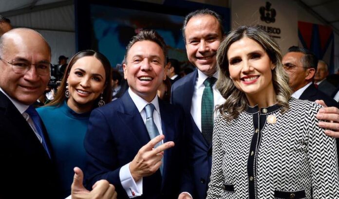 Asiste Toño Astiazarán a toma de protesta de Gobernador de Jalisco; le desea suerte a Jesús Pablo Lemus Navarro en su nueva encomienda.