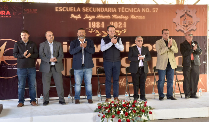 Recibe Escuela Secundaria Técnica 57 el programa Reciclaje; el cual es impulsado por la administración municipal de Antonio Astiazarán, en Hermosillo.
