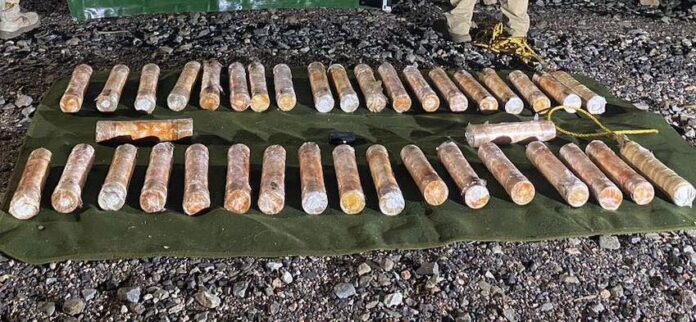 Asegura narcótico en vagón de tren en Nogales, aproximadamente 17 kilogramos de metanfetamina camuflados en tubos de PVC.