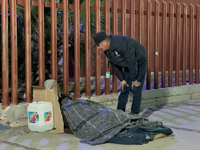 Mantendrán albergues temporales habilitados ante bajas temperaturas en Hermosillo; el Gobierno Municipal reitera el llamado a la población a cuidarse principalmente adultos mayores y menores.