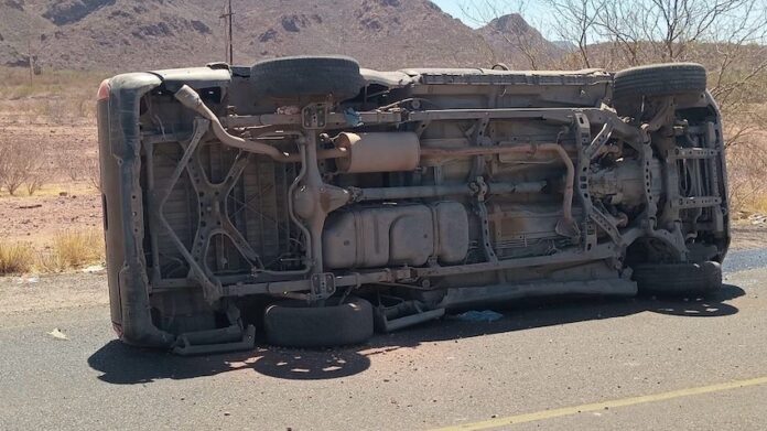 #GUAYMAS Vecino de ‘San Gerónimo’ herido en un volcamiento; viajaba a bordo de una camioneta Toyota, de la línea ‘Tacoma’; lo trasladaron a un hospital.