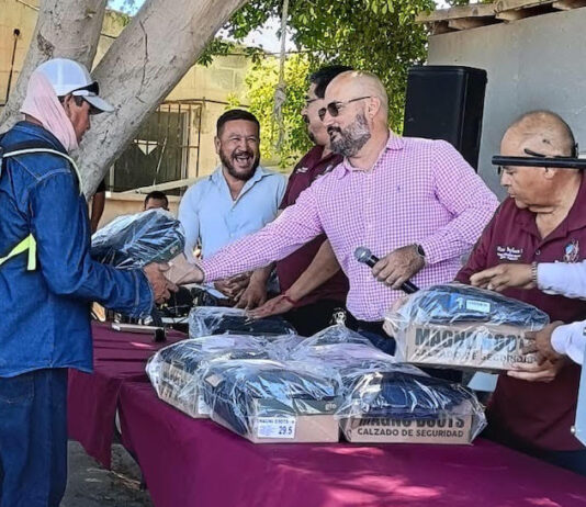 Recibe personal sindicalizado más de 100 uniformes de parte del Gobierno Municipal