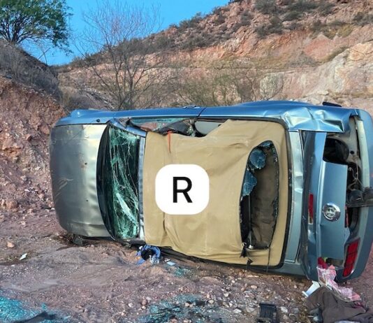 Ford ‘Mustang’ cae a un ‘voladero’