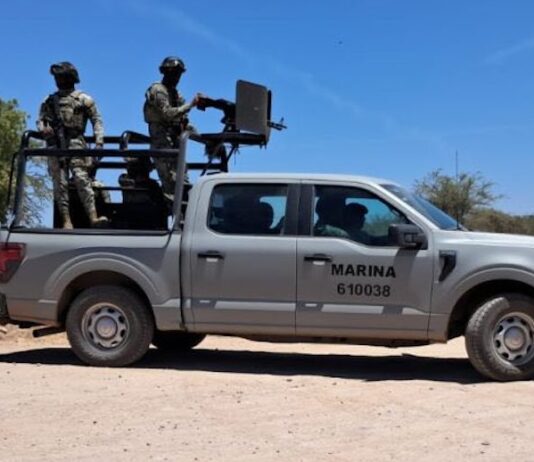Balean a dos empleados de Bachoco