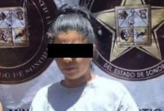 #HERMOSILLO Capturan a mujer en posesión de “cristal”; responde al nombre de Alejandra Paola “N”, de 31 años de edad, de Hermosillo.