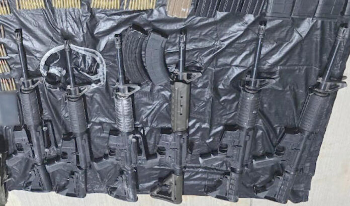#NACIONAL ¡Aseguran arsenal!; elementos de la Guardia Nacional repelen agresión; capturan a dos delincuentes.