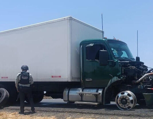 Recuperan tráiler cargado con vinos y licores, que había sido robado