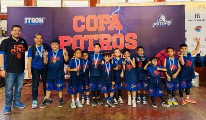 #GUAYMAS ¡Diamantes gana campeonato!; traen a casa el trofeo de basketball, del torneo celebrado en Navojoa.