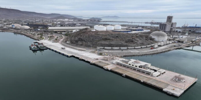 #CDMX Gobierno de Sonora posiciona a Guaymas como el puerto estratégico del nearshoring en México; autoridades promocionan al puerto sonorense entre inversionistas.