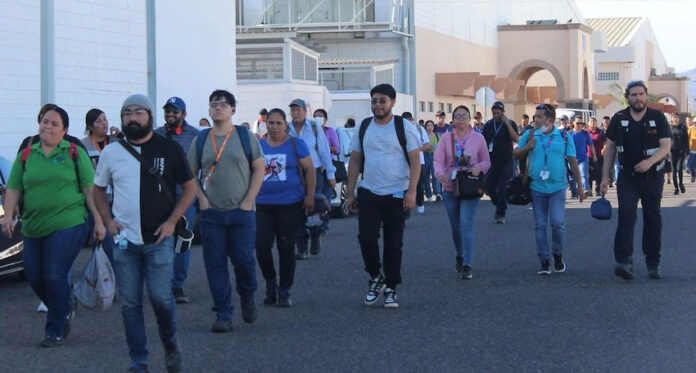 #EMPALME ¡Responden solidariamente maquileros al llamado del Sindicato!; regresan importe de Caja de Ahorros que de manera errónea se les había transferido a sus cuentas el pasado viernes.
