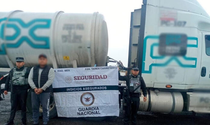 #NACIONAL Aseguran pipa cargada con 67 mil litros de diésel; el chofer de la unidad quedó a disposición de la FGR.