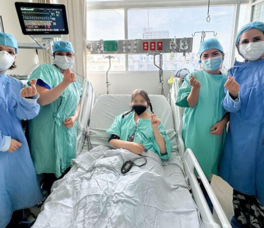 Ariadna, de 16 años, recibe un nuevo corazón