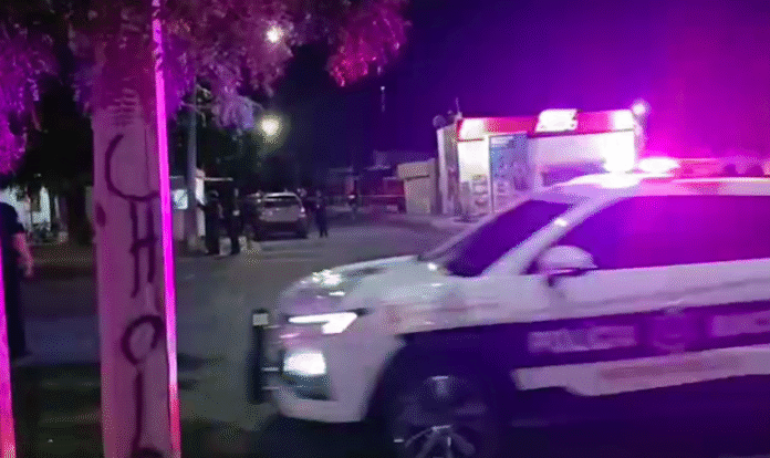 #HERMOSILLO Hombre herido en agresión, anoche en Hermosillo; los hechos ocurrieron en calles de la colonia 4 Olivos; Cruz Roja lo llevó al hospital.