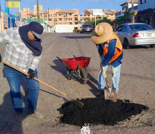 Realizan bacheo en 5 km del Boulevard Costero
