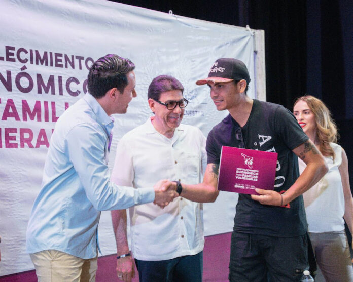 Gobierno de Sonora concluye entrega de apoyos en Nogales; 263 tarjetas del Programa de Fortalecimiento Económico.