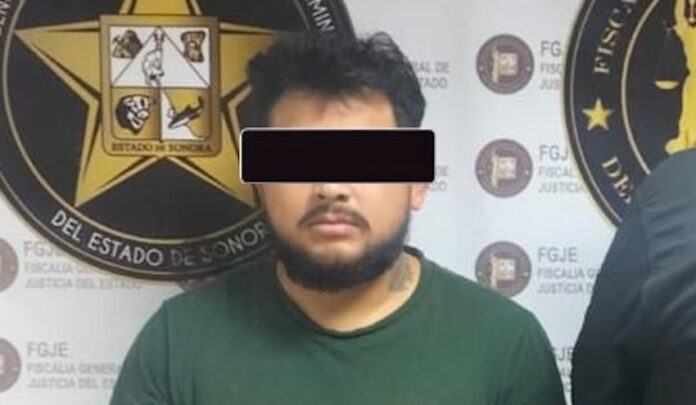 #Nogales Llevaba 11 años prófugo de la justicia, ya fue detenido; Eduardo “N”, de 29 años, fue deportado de los Estados Unidos por Sonora, y luego entregado a ministeriales de Chiapas.