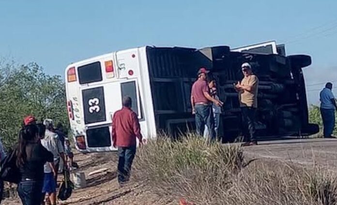 #Empalme #Actualización Volcamiento de autobús deja un muerto y 12 lesionados; accidente ocurrido esta mañana en el valle de Empalme.