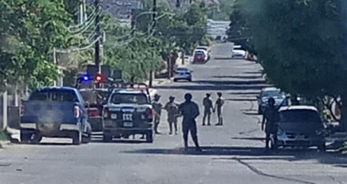 #Guaymas Recuperan vehículo con reporte de robo en el extranjero; la Policía detuvo a su conductor, un joven del sector La Cantera,