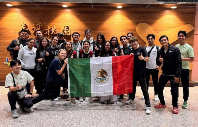 #Hermosillo Arquera sonorense Alejandra Valencia en un torneo rumbo al Campeonato Mundial; la doble medallista olímpica encabeza la selección mexicana que se prepara en Taiwán, de cara a su actuación en Corea del Sur.