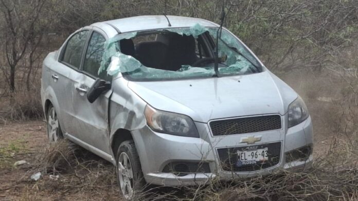 Doctora del IMSS de La Palma, lesionada en accidente carretero; el carro en el que viajaba se volcó a la altura de la curva del poblado San Fernando, valle de Empalme.