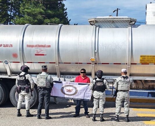 Aseguran pipa cargada con 66 mil litros de ‘huachicol’