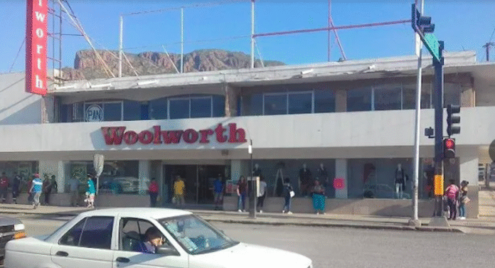 Roban cableado en tienda Woolworth, en pleno centro de Guaymas; el reporte fue atendido por elementos de la Policía Municipal.