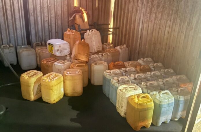 #Hermosillo Hallan bidones con ‘huachicol’ en una llantera; negocio ubicado al norte de Hermosillo, carretera internacional.