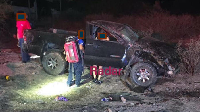 Ocurre volcamiento en bulevar Tetakawi, en San Carlos; saldo de dos heridos leves, y daños materiales.