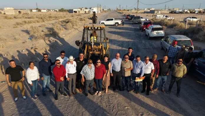 #Puerto Peñsco Inversión de más de 2.2 millones de pesos en la ampliación de la red de agua potable; trabajos que ayer miércoles dieron inicio en el bulevar Las Conchas.