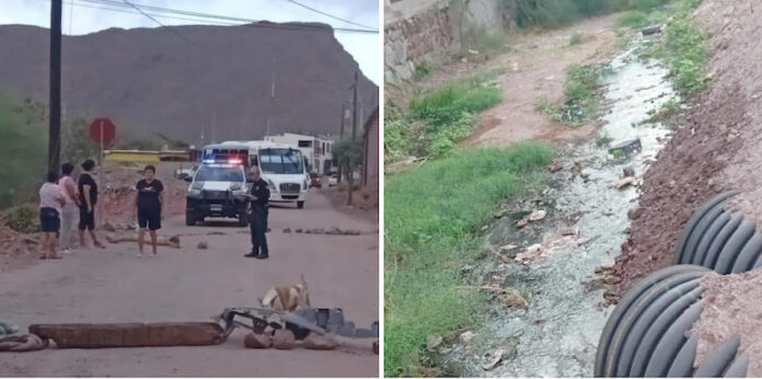 #Guaymas Bloquean calle porque CEA no atiende fuga de drenaje; vecinos se quejan por arroyo de aguas negras que ya tiene más de 6 meses.