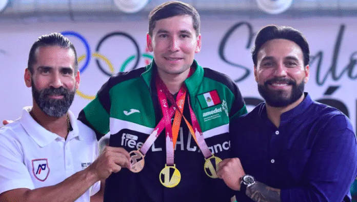 #Sinaloa Luchó 9 años contra el cáncer y hoy es medallista de oro; en Juegos Mundiales de Trasplantados, Javier Armenta hizo historia para México al ganar dos medallas de oro y una de bronce luego de recibir trasplante de médula ósea.