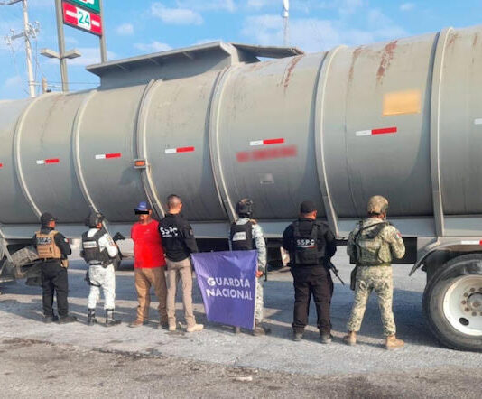 Pipa transportaba 55 mil litros de huachicol