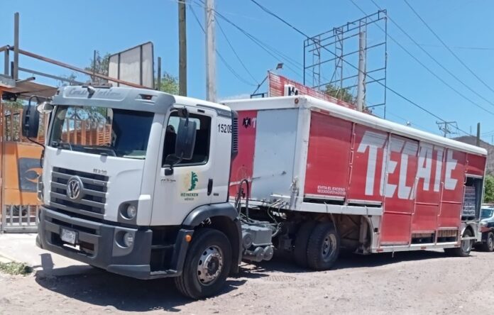#Guaymas Caen 3 trabajadores de la TKT con producto robado; habían sustraído de la agencia, salida norte de Guaymas, una ‘tarima’ con 80 cartones de 24 de lata.