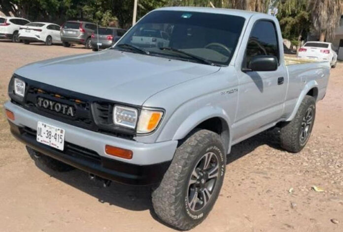 #Guaymas ¡Encuentra su camioneta que le fue robada hace 2 años!; de la marca Toyota ‘Tacoma’, estaba abandonada en la colonia Petrolera.