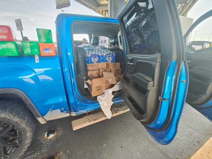 #Nacional Intentaban ingresar a México 40 mil cartuchos útiles; dos personas fueron detenidas en el cruce fronterizo ‘Puerto Palomas’, de Chihuahua.