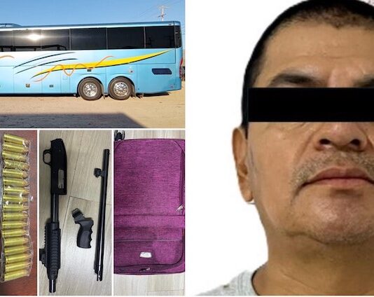 Pasajero viajaba con armas en sus maletas